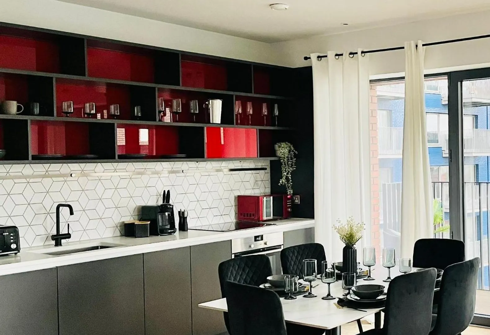 Apartment Serene Island Haven - Spacious, Scenic & Well-Located London